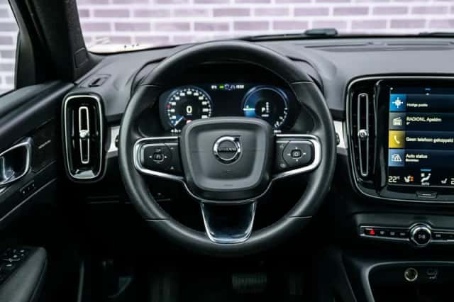 Volvo XC40 (2023) thumbnail 5