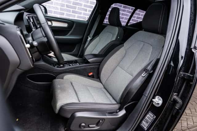 Volvo XC40 (2023) thumbnail 8