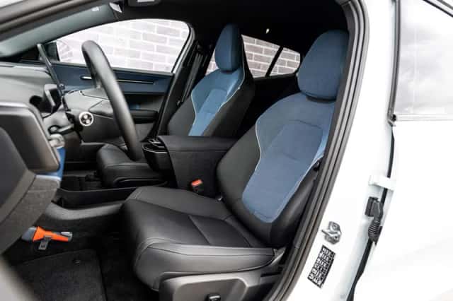 Volvo EX30 (2024) thumbnail 6