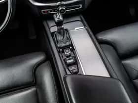 Volvo XC60 thumbnail 24