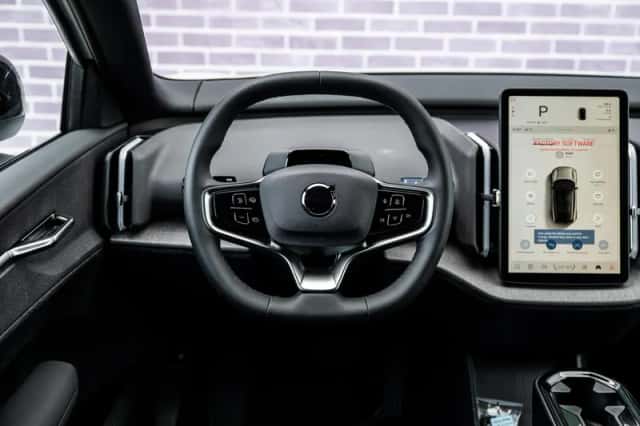Volvo EX30 (2026) thumbnail 3
