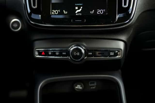 Volvo XC40 (2021) thumbnail 17
