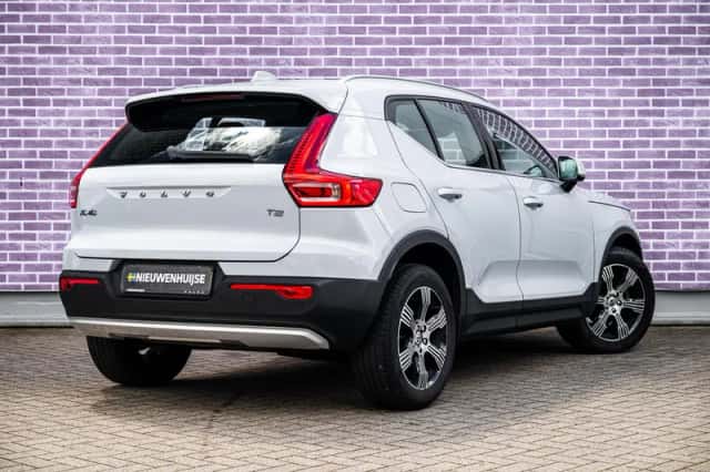 Volvo XC40 (2021) thumbnail 3