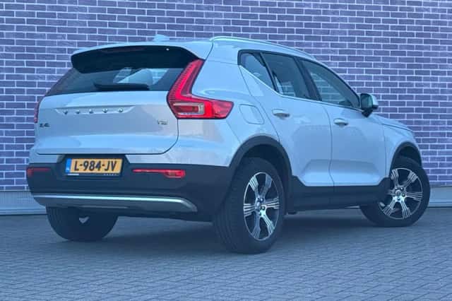 Volvo XC40 (2021) thumbnail 3