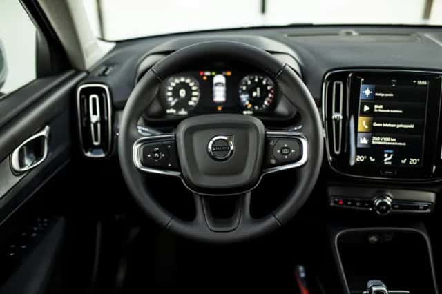 Volvo XC40 (2021) thumbnail 4