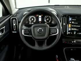 Volvo XC40 thumbnail 4