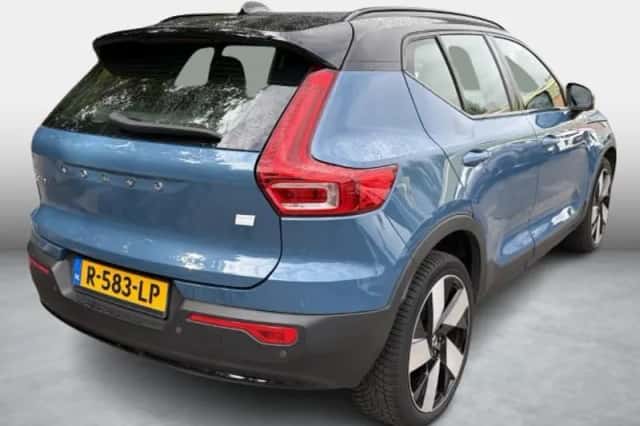 Volvo XC40 (2022) thumbnail 2