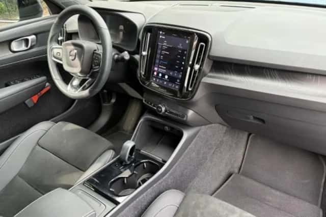 Volvo XC40 (2022) thumbnail 3