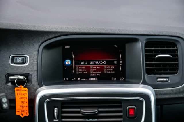 Volvo V60 (2018) thumbnail 13