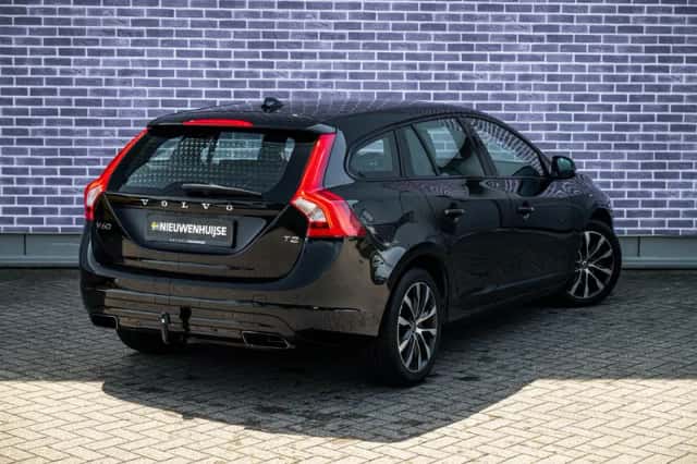 Volvo V60 (2018) thumbnail 16