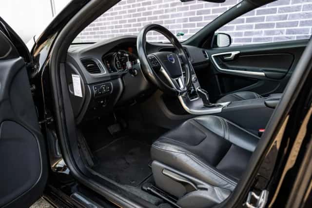 Volvo V60 (2018) thumbnail 17