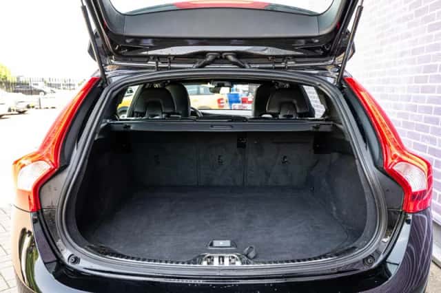 Volvo V60 (2018) thumbnail 27