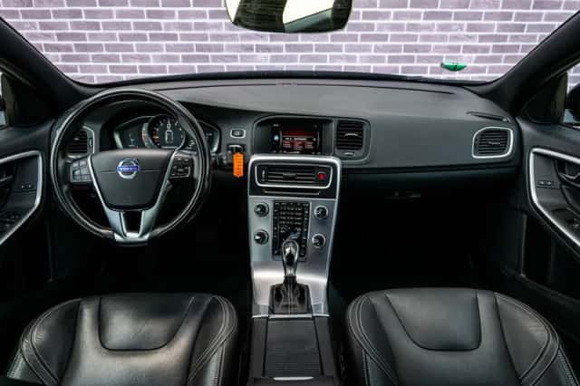 Volvo V60 (2018) thumbnail 6