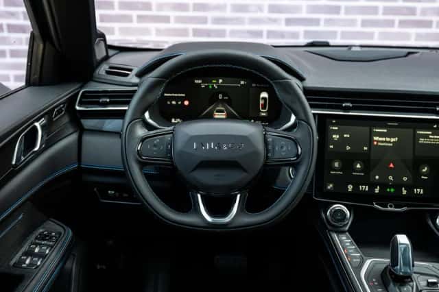 Lynk & Co 01 (2025) thumbnail 3