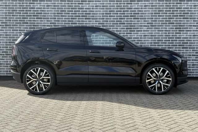 Volvo EX30 (2026) thumbnail 5