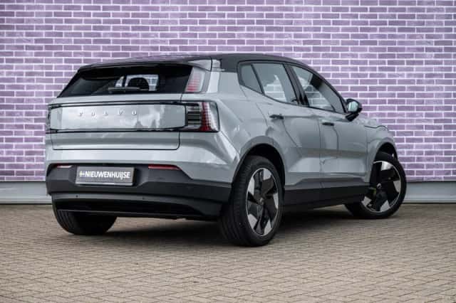 Volvo EX30 (2024) thumbnail 2