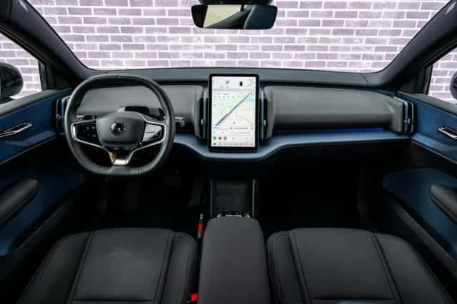 Volvo EX30 (2024) thumbnail 5