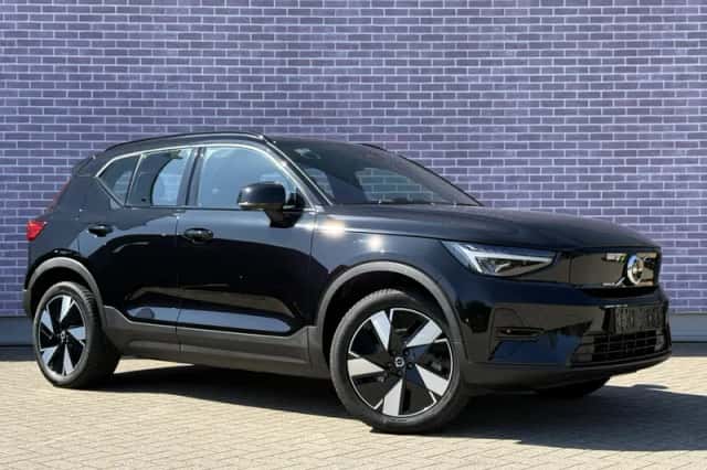 Volvo XC40 (2024) thumbnail 3