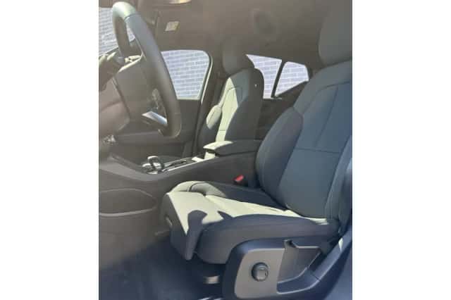 Volvo XC40 (2024) thumbnail 4