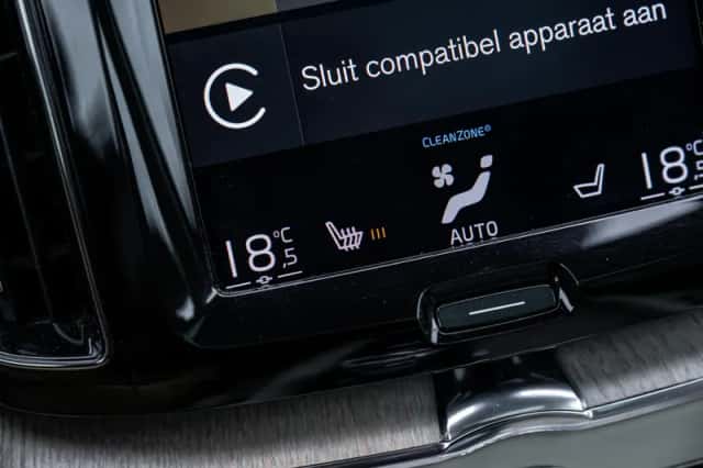 Volvo XC60 (2019) thumbnail 23