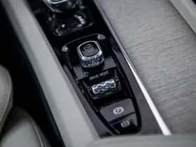 Volvo XC60 thumbnail 30
