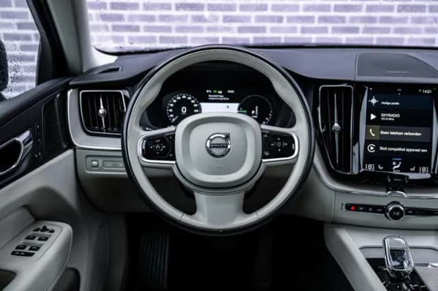 Volvo XC60 (2019) thumbnail 4