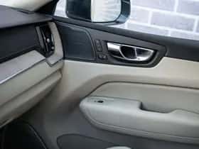 Volvo XC60 thumbnail 40