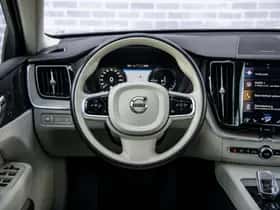 Volvo XC60 thumbnail 5