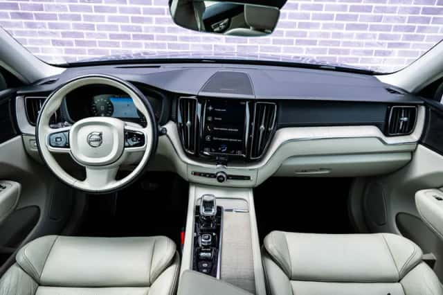 Volvo XC60 (2019) thumbnail 6
