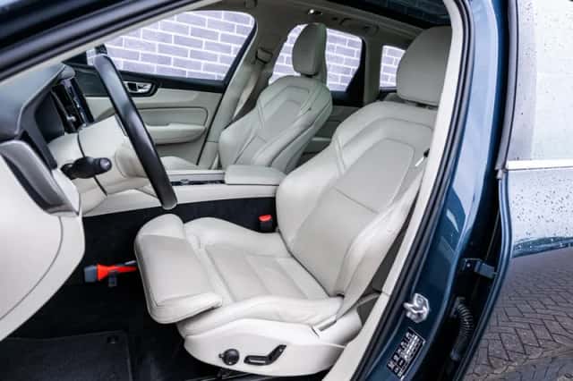 Volvo XC60 (2019) thumbnail 7