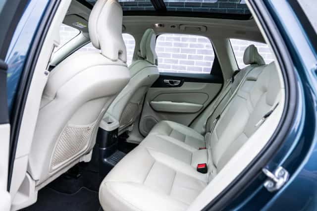Volvo XC60 (2019) thumbnail 9