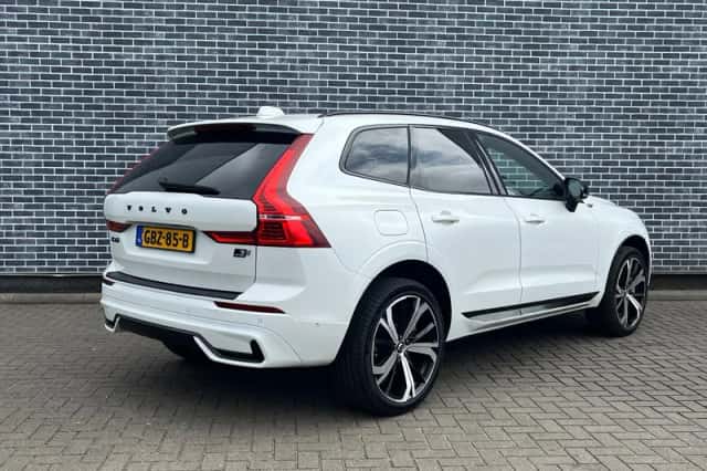 Volvo XC60 (2023) thumbnail 5