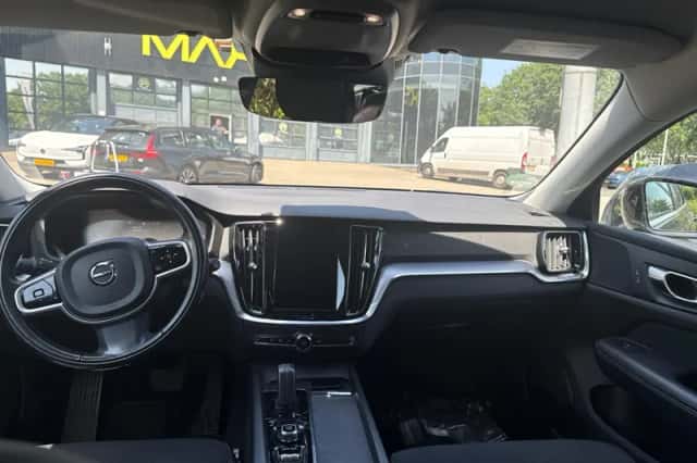 Volvo V60 (2020) thumbnail 5