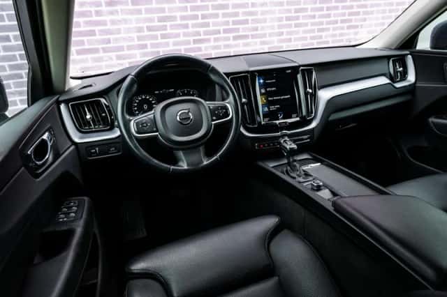 Volvo XC60 (2020) thumbnail 11