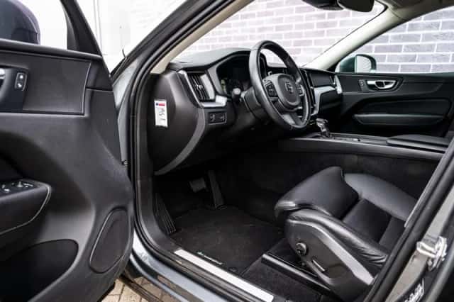 Volvo XC60 (2020) thumbnail 16