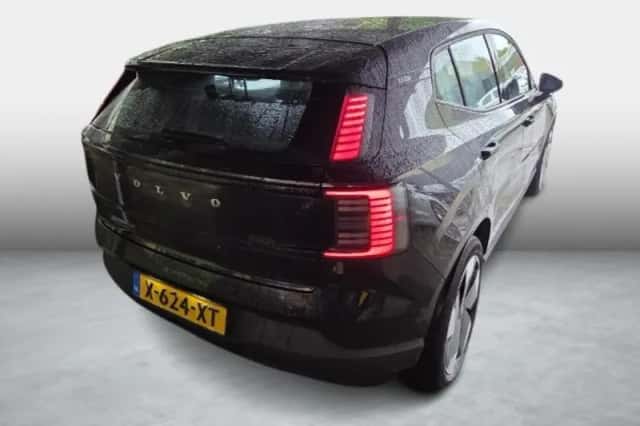 Volvo EX30 (2024) thumbnail 2