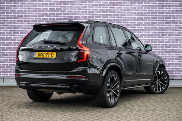 Volvo XC90 (2025) thumbnail 2