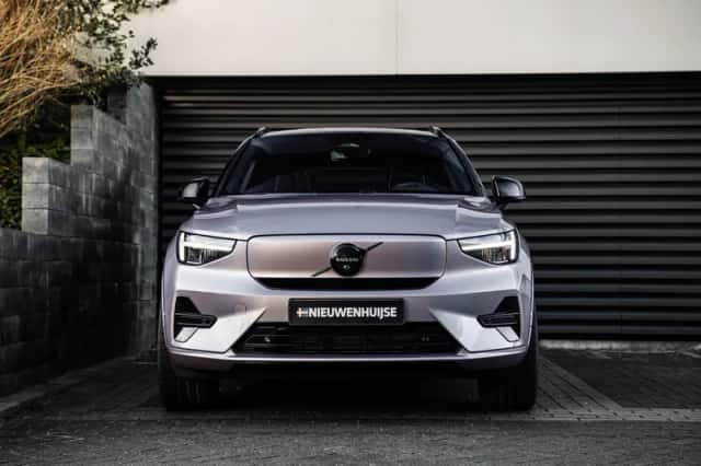 Volvo EX40 (2025) thumbnail 11