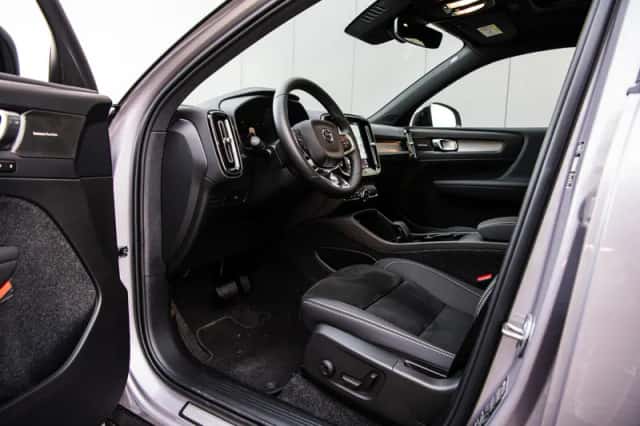 Volvo EX40 (2025) thumbnail 19