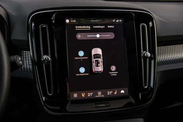 Volvo EX40 (2025) thumbnail 22