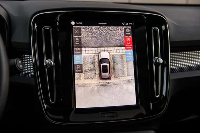 Volvo EX40 (2025) thumbnail 25