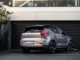 Volvo EX40 thumbnail 4