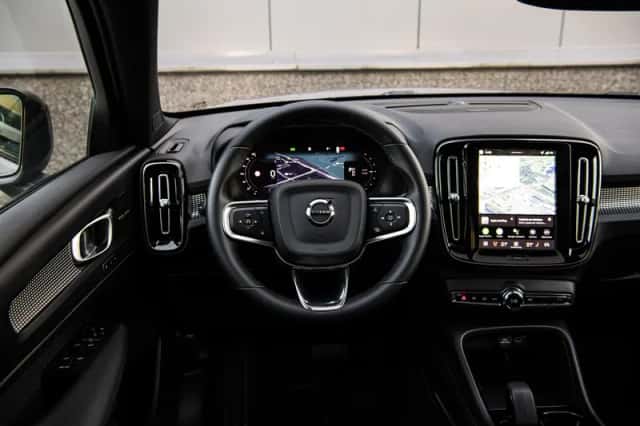 Volvo EX40 (2025) thumbnail 5