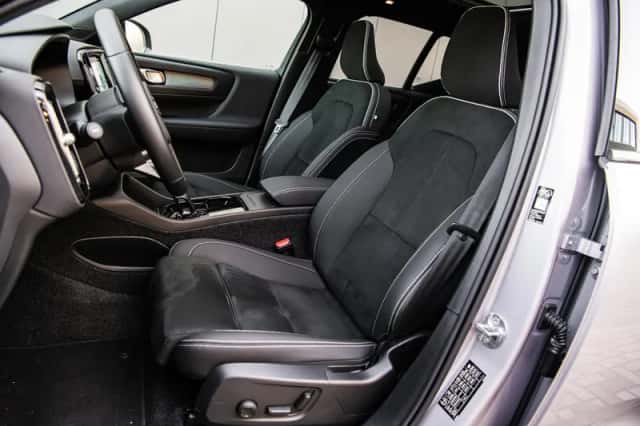 Volvo EX40 (2025) thumbnail 8