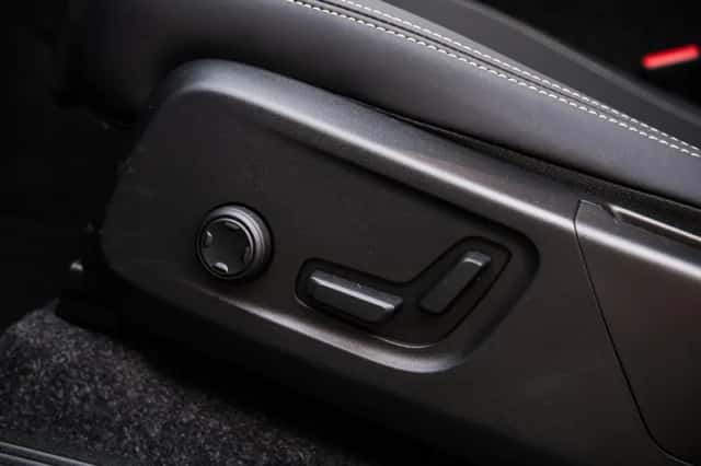 Volvo EX40 (2025) thumbnail 9