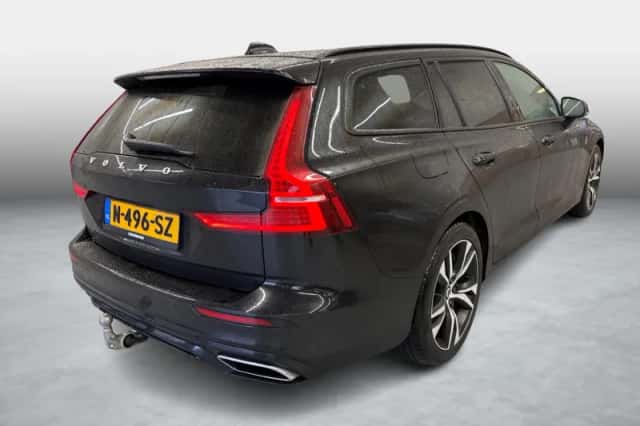 Volvo V60 (2022) thumbnail 2