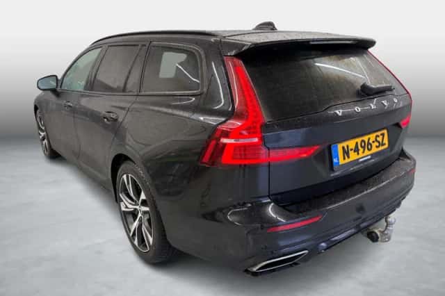 Volvo V60 (2022) thumbnail 3