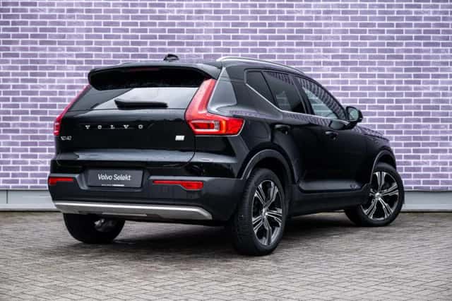 Volvo XC40 (2022) thumbnail 2