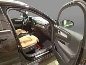 Volvo XC40 thumbnail 6
