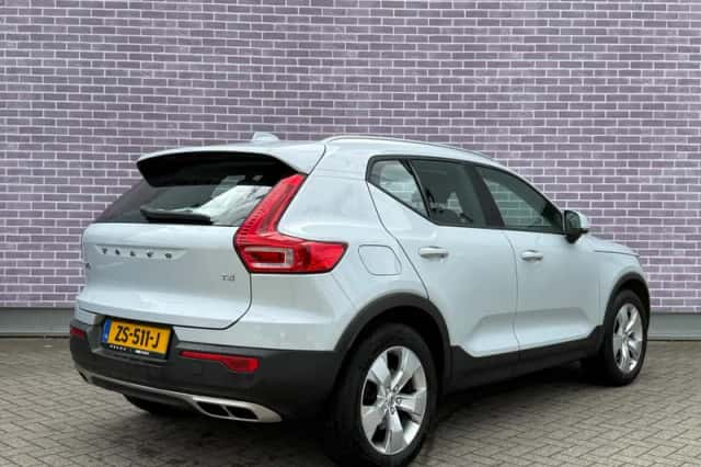 Volvo XC40 (2019) thumbnail 3